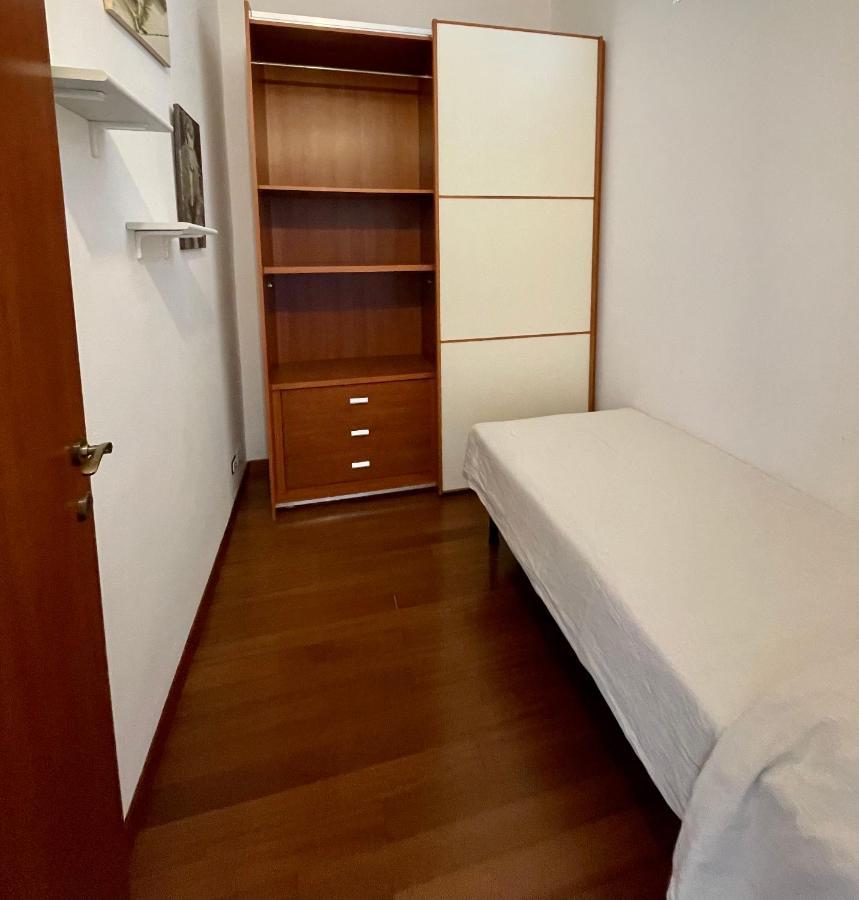 The Painting Apartment. A Central And Lovely Apartment In Milan Milão Exterior foto